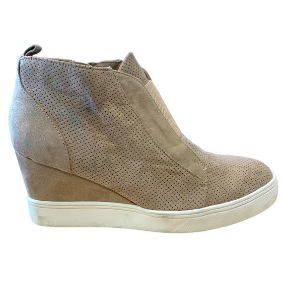 Mia hidden wedge Christi micro suede booties perforated platform size 9.5 - Picture 2 of 5